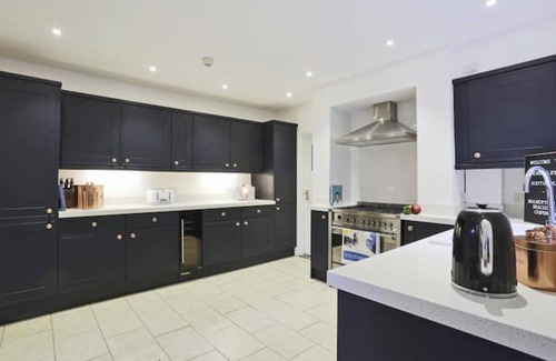 Southwold House | Northcliffe, Premier Position Southwold Seafront, Five Star Mansion, Sleeps 14