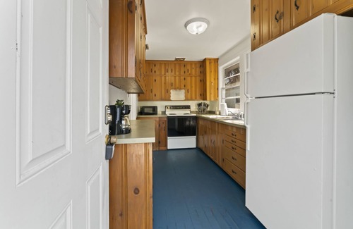 Neptune Beach Apartment | Northeast Florida Retreat
