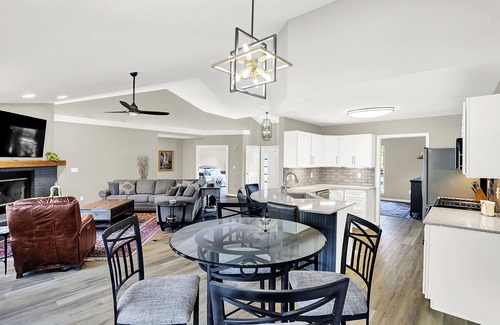 Fishers House | Northeast Indianapolis Charming 3-bedroom home in Fishers, fully remodeled 2025