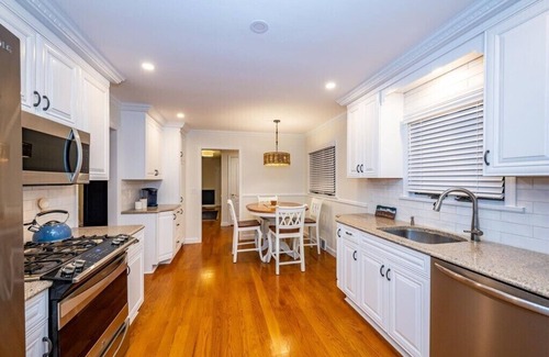 Peconic House | NorthFork nPeaceful Peconic Getaway- center of Wine Country