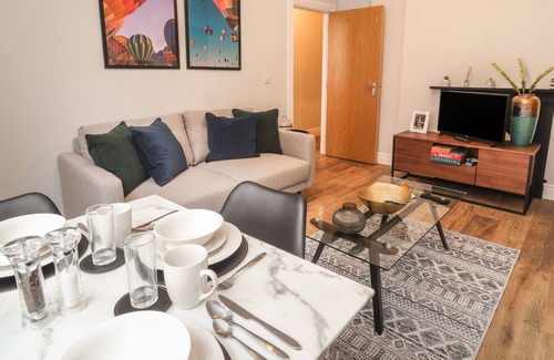 Chester Apartment | NORTHGATE, pet friendly, character holiday cottage in Chester