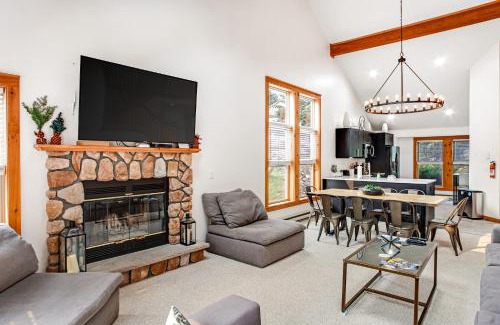 Tannersville House | Northridge 363