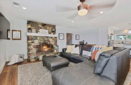 Nampa House | Northside Cozy Updated Farmhouse