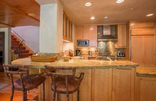 Vail Apartment | Northwoods Steps to Chairlift