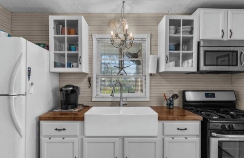 Long Beach House | Nostalgic beach cottage