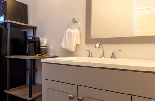 Prescott Apartment | Nostalgic Motel Vibes *Cozy Rooms * WIFI *Room 3