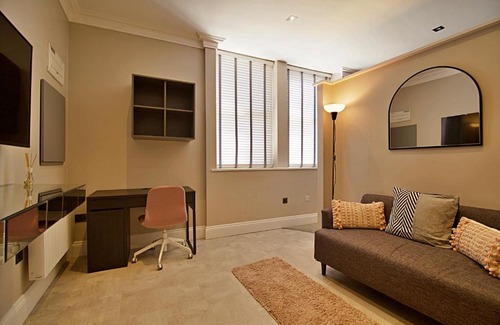 Lancaster Apartment | Not Bookable