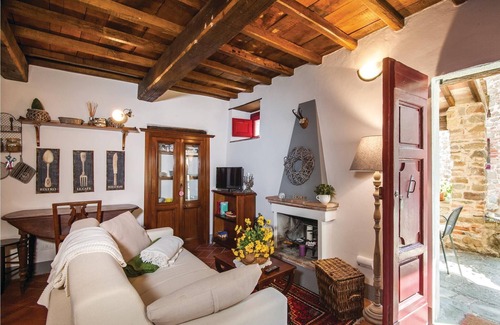 Gaiole in Chianti House | Not far from Gaiole (15 km) lies this vacation home (terraced house) in a small medieval borgo, surr
