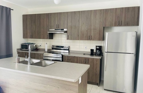 Wasaga Beach House | Not Home But Home (Sand&Ski@Wasaga Beach/Blue Mountain Collingwood)