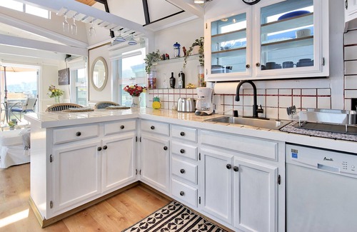 Marin City Boat Rental | Not your Ordinary Houseboat! Deep Water & just remodeled! Excellent Location