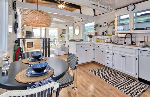 Marin City Boat Rental | Not your Ordinary Houseboat! Deep Water & just remodeled! Excellent Location