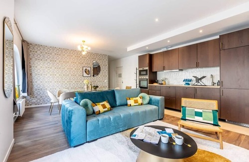 Paris City Center Apartment | Notre Dame 4 bedroom apartment-Seine View