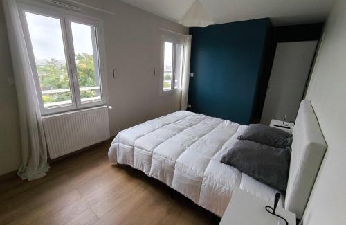 Argenteuil House | Notre Dame d'Orgemont - Bleu Nuit 4