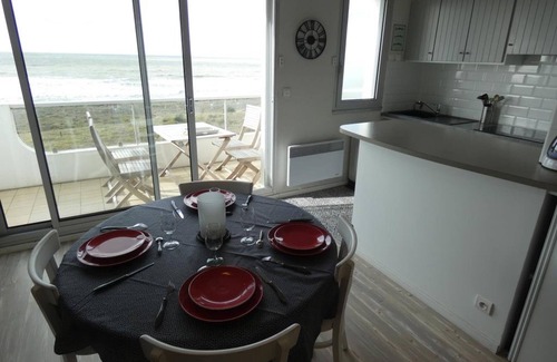 Notre-Dame-de-Monts Apartment | Notre-Dame-de-Monts - Renovated apartment - 6 pers, beach access - Pets allowed - Parking