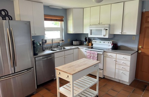 Harters Heights House | Notre Dame Home - 3 blocks to ND Bookstore/10 min walk to ND Stadium