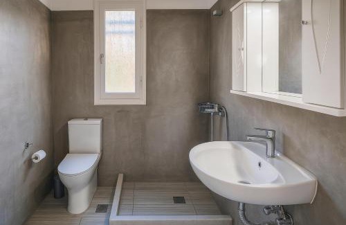 Agios Ioannis House | Notte d'Agosto-Sleeps 5-Private Balcony-Sea View