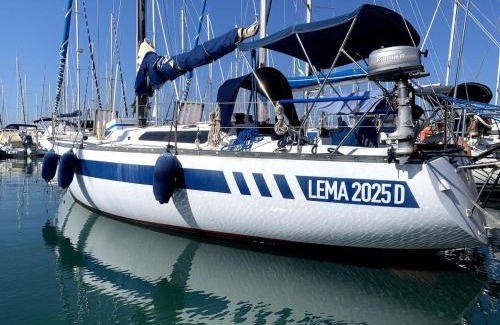 Civitavecchia Boat Rental | Notte in barca tra gioia e relax cullati dal mare