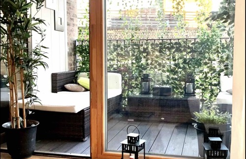 Notting Dale Apartment | Notting Hill 2-bed Apt With Balcony, 1 min to Tube