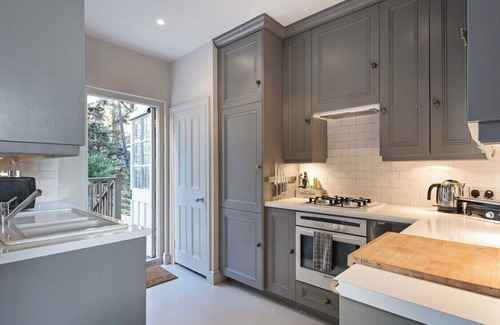 Notting Hill House | Notting Hill Newly Decorated 3-Bedrooms with large Private Garden