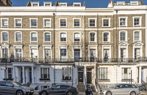 Notting Hill House | Notting Hill Newly Decorated 3-Bedrooms with large Private Garden