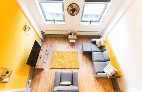 Nottingham City Centre Apartment | Nottingham Central Lace Market Apartment with Three Bedrooms and Free Parking