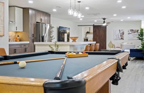 Central Oklahoma City House | Nouveau Nichols Hills | Trendy + Spacious
