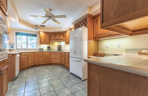 New Town House | November Special-Private Home- Sun-filled Pool- Neighborhood Water Inlet