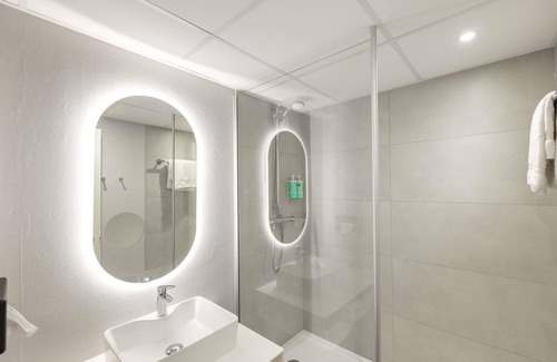 Sennece-les-Macon Hotel | Novotel Mâcon Nord – Porte de Bourgogne