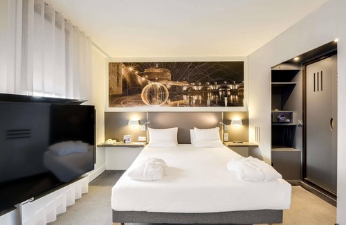 Roissy-en-France Hotel | Novotel Suites Paris CDG Airport Villepinte