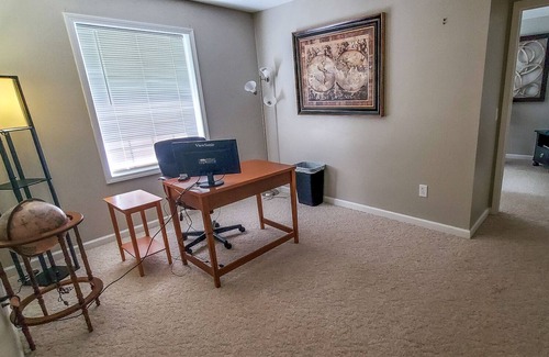 Jefferson Cottage | NOW BOOKING - HILLSIDE HIDEAWAY 3BR/2BA VACATION RENTAL W/WIFI & GAS LOGS!