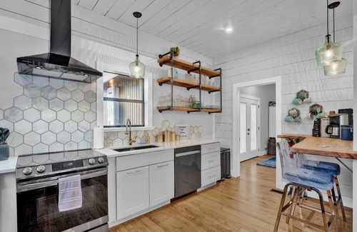 Kerrville House | NOW PET FRIENDLY! 2bed, 2 bath with pvt. yard and ping pong room!