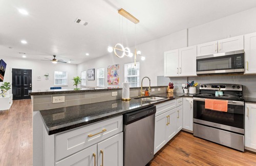 Southeast Houston House | NRG MedCenter 2BD/2.5BA w FencedYard & WasherDryer