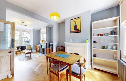 Grove Green House | nStylish 2BR House w/Garden | 10min walk to Tube