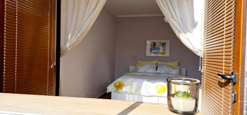 Tirana Apartment | Nuçi's Place, lovely apt with balcony near Blloku