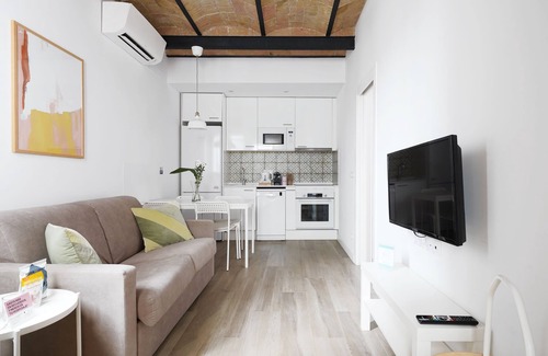 Collblanc y La Torrassa Apartment | Numa | Calid Apartments