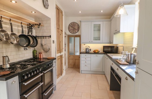 Sowerby Cottage | NUMBER 15, pet friendly, character holiday cottage in Thirsk