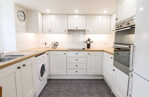 Sourton Cottage | NUTHATCH COTTAGE, pet friendly, with a garden in Okehampton