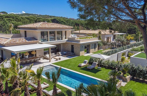 Sainte-Maxime Villa | nVilla 400m² | Sea view | close to the center | luxury
