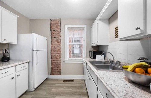 Mesta Park Apartment | NW 20th #4 (OKC) · Elegant & Historic Getaway - Close to Everything
