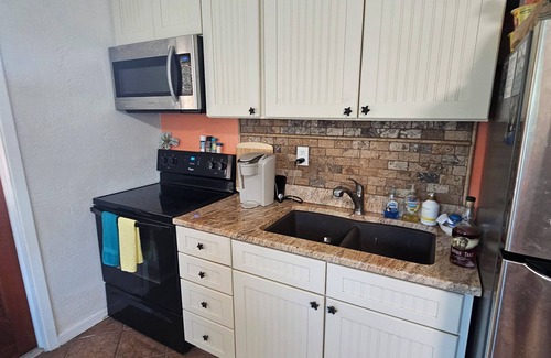 Homosassa House | nWaterfront w/dock on mason creek, 2/1 nHomosassa River,30 min ride to springs!