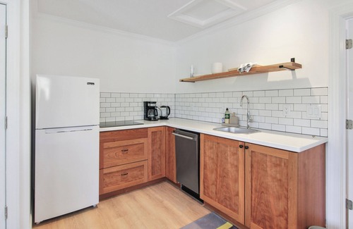 Ithaca House | NY Suite | Downtown Walk to Commons | Free Parking
