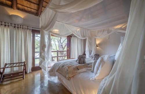 Maruleng Cabin | Nyati Safari Lodge