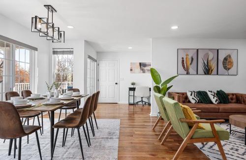 Constable Hook Apartment | NYC 20min, Sleeps 10, Free Parking, Patio