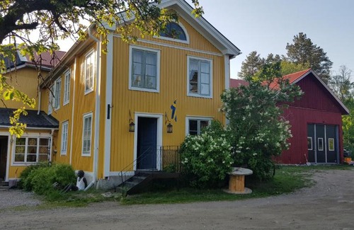Harmanger Bed & Breakfast | Nygården B&B Hälsingegård
