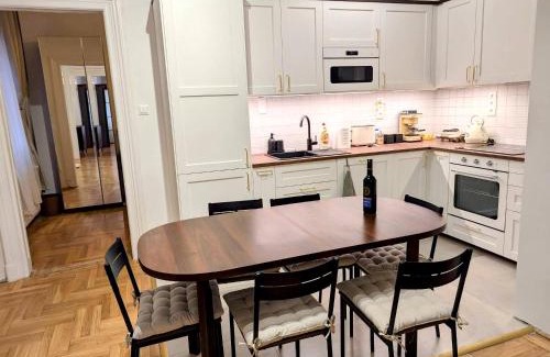 Terezvaros Apartment | Ó 38 Family Luxe