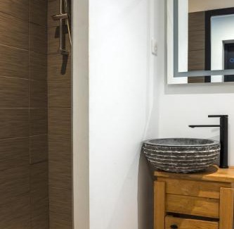 Villeneuve-les-Avignon Hotel | O'Cub Hotel