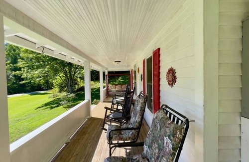 Robbinsville House | O'Henry's Getaway, on Cheoah River
