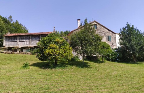 Outes House | O Lughar Dabaixo Fogar Natural