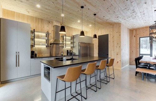 Morin Heights Ski Chalet | O Sommet Bleu thermal station