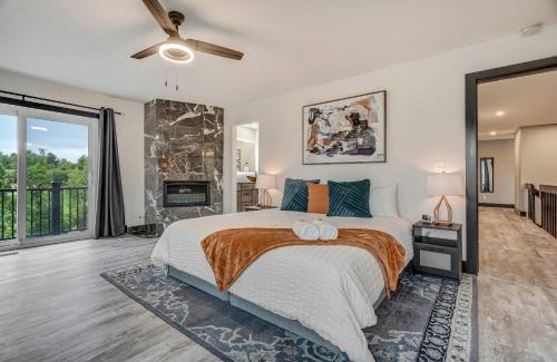 Woodmoor House | Oak Hills Estate Luxe Forest Escape Near USAFA
